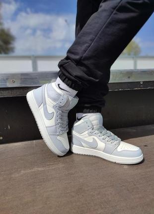 Стильні жіночі кросівки nike air jordan 1 retro mid light blue сіро-блакитні з молочним3 фото