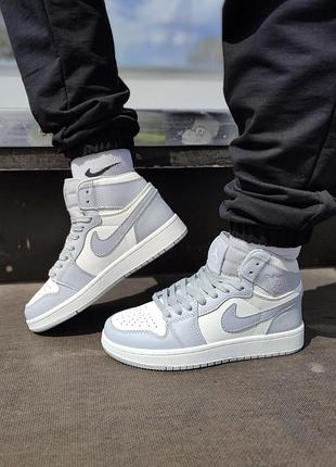 Стильні жіночі кросівки nike air jordan 1 retro mid light blue сіро-блакитні з молочним1 фото