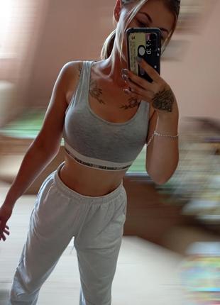 Актуальный, стильный, модный топ, топик calvin klein