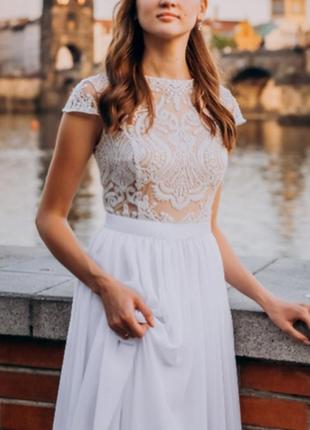 Вишукана весільна сукня