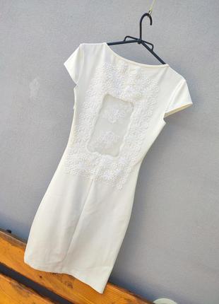 Белое платье с изысканной спиной1 фото