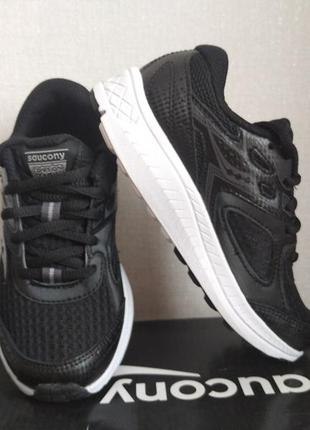 Saucony детские кроссовки черные на белой подошве, 28-29р 18,4см оригинал покупала в штатах