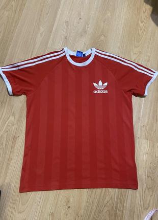 Футболка adidas чоловіча