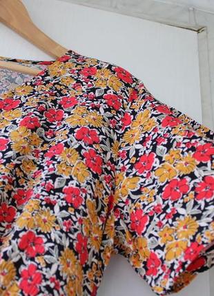 Милое платье с цветочным принтом из вискозы-жатки4 фото