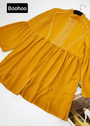 Платье мини желтого цвета женского цвета свободного кроя с элементом вышивки с широкими рукавами от бренда boohoo xs s