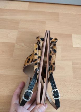 Босоніжки сандалі шльопки натуральна шкіра леопард warehouse6 фото
