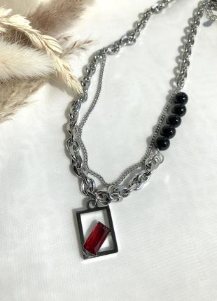 Шикарне кольє з червоним каменем