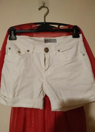 Шорты мом белые