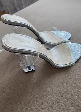 Прозорі босоніжки