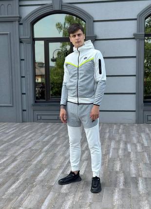 Чоловічий спортивний костюм nike tech fleece