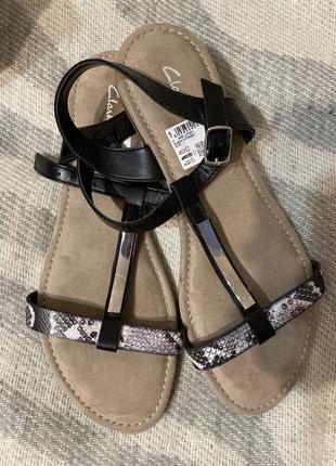 Босоніжки clarks шкіра
