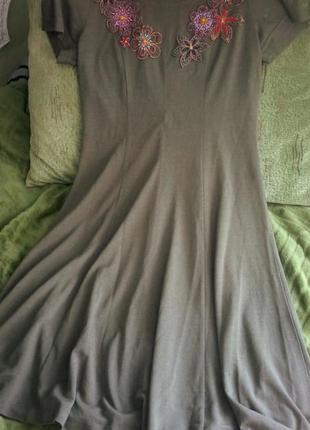Сукня,з оздобленням бісером2 фото