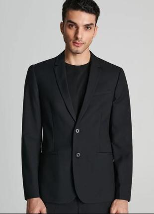 Мужской костюмный блейзер sinsay черный классический пиджак размер l