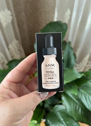 Тональная основа nyx professional total control pro drop foundation1 фото