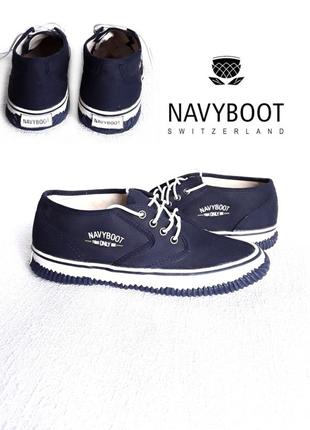 Модна модель слипонов navyboot зі шнурівкою