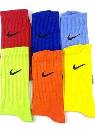 Кольорові високі тренувальні шкарпетки nike
