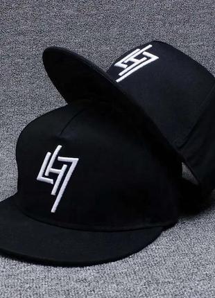 Мужская бейсболка snapback