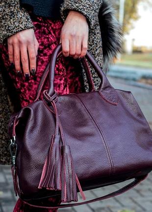 Комфортная женская сумка из натуральной зернистой кожи черный10 фото