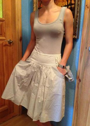 Шикарное платье бело-серое в полоску с поясом--34р.top secret. на стройную девушку!1 фото