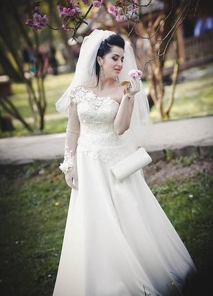 Весільна сукня