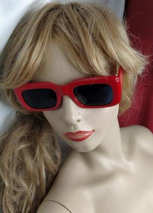 Стильные очки солнцезащитные красные8 фото