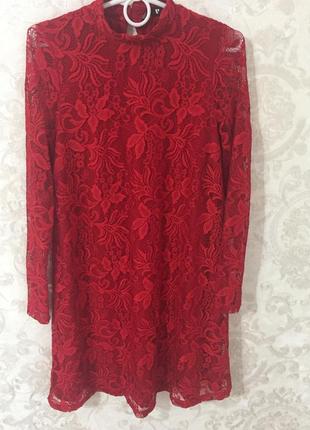 Роскошное кружевное платье алого красного цвета1 фото