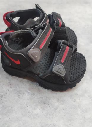 Сандали nike