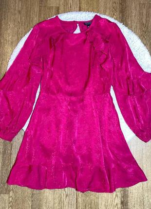 Невероятное жаккардовое платье фуксия сатин с воланами5 фото