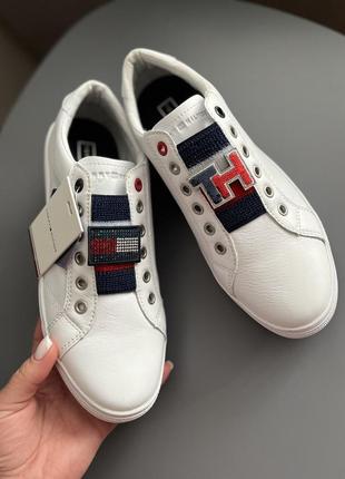 Tommy hilfiger белые кожаные кеды кроссовки оригинал8 фото