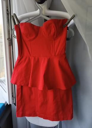Красное платье бюстье с баской hm размер 36
