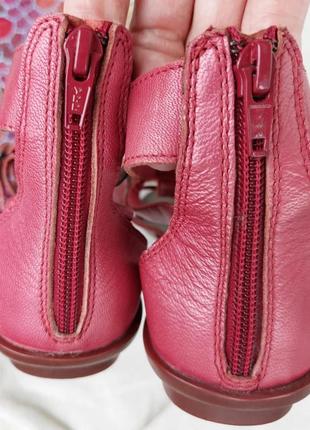 Босоножки сандали летние бренд кикерс удобные яркие кожаные9 фото