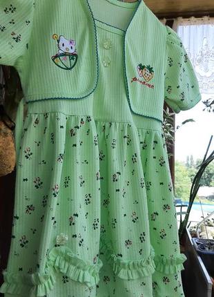 Платье х кружевом и вышивкой для девочки