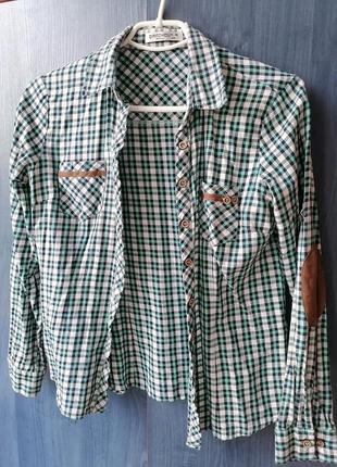 Жіноча сорочка в клітинку