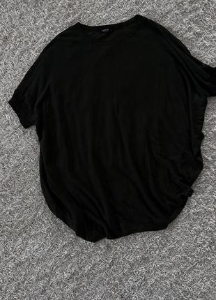 Футболка очень свободного кроя