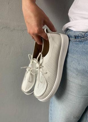 Женские мокасины из перфорации