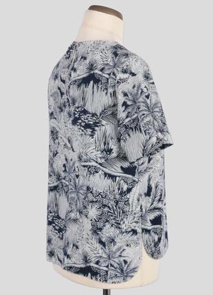 Стильный топ с монохромным тропическим принтом футболка блуза пальмовый принт чб блузка короткий рукав5 фото
