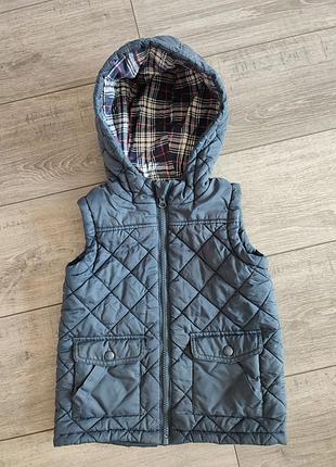Теплый жилет на 2-3 года