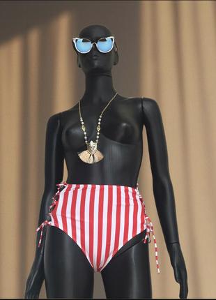 Крутые купальные плавки в полоску высокая посадка