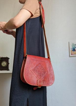 Сумка винтажная кожа оранжевая орнамент чемоданчик этно бохо через плечо1 фото