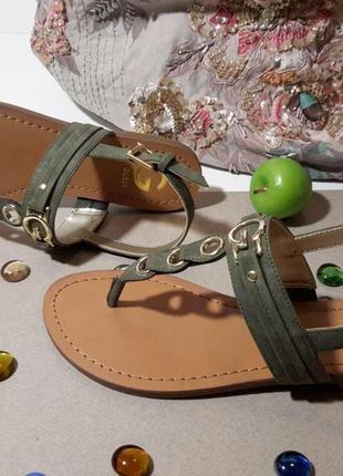Новые сандалии guess. оригинал.
