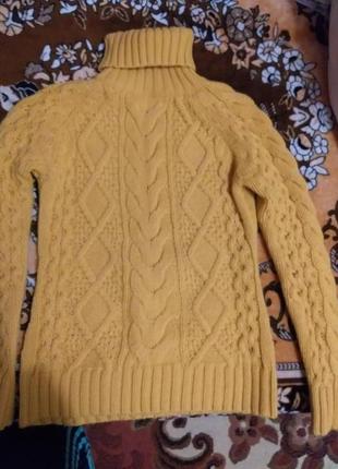 Продам красивый тёплый свитер1 фото