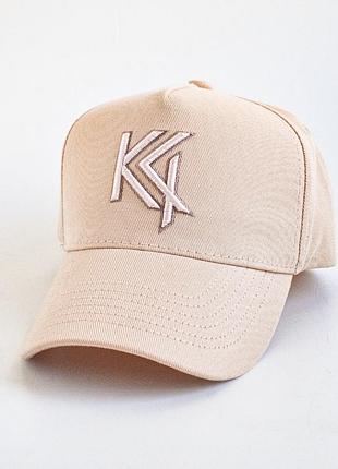 Стильна бейсболка кепка з об’ємною вишивкою