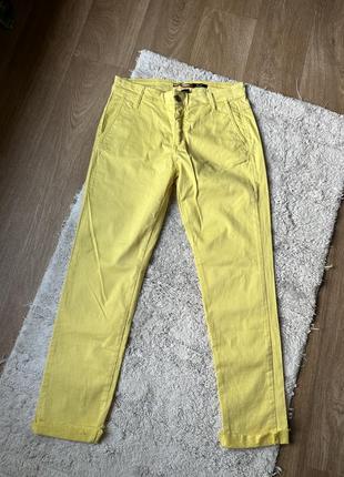 Желтые брюки распродаж7 фото