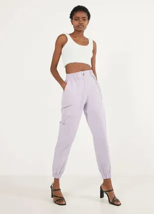 Bershka трендовые, крутежные джинсы карго на высокой посадке