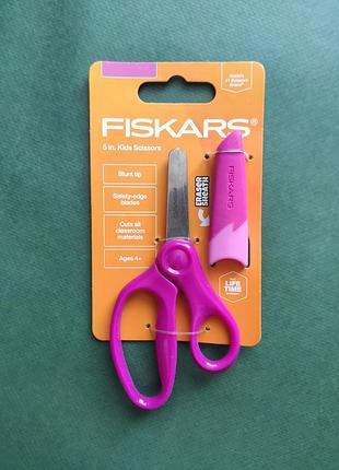 Детские хорошие ножницы в наборе с колпачком fiskars