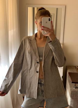 Жакет в сером цвете
