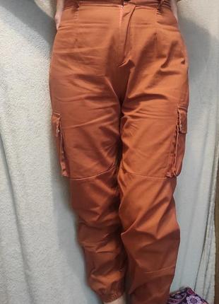 Самые актуальные женские брюки карго boohoo размер s7 фото