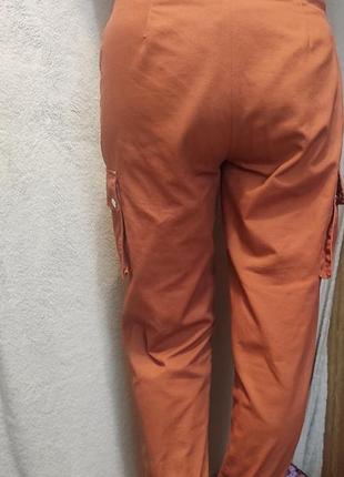 Самые актуальные женские брюки карго boohoo размер s9 фото