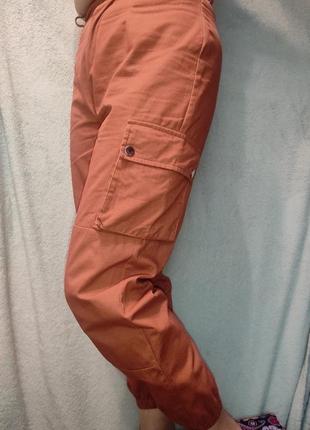 Самые актуальные женские брюки карго boohoo размер s8 фото