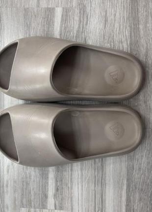 Шлепки, сланцы